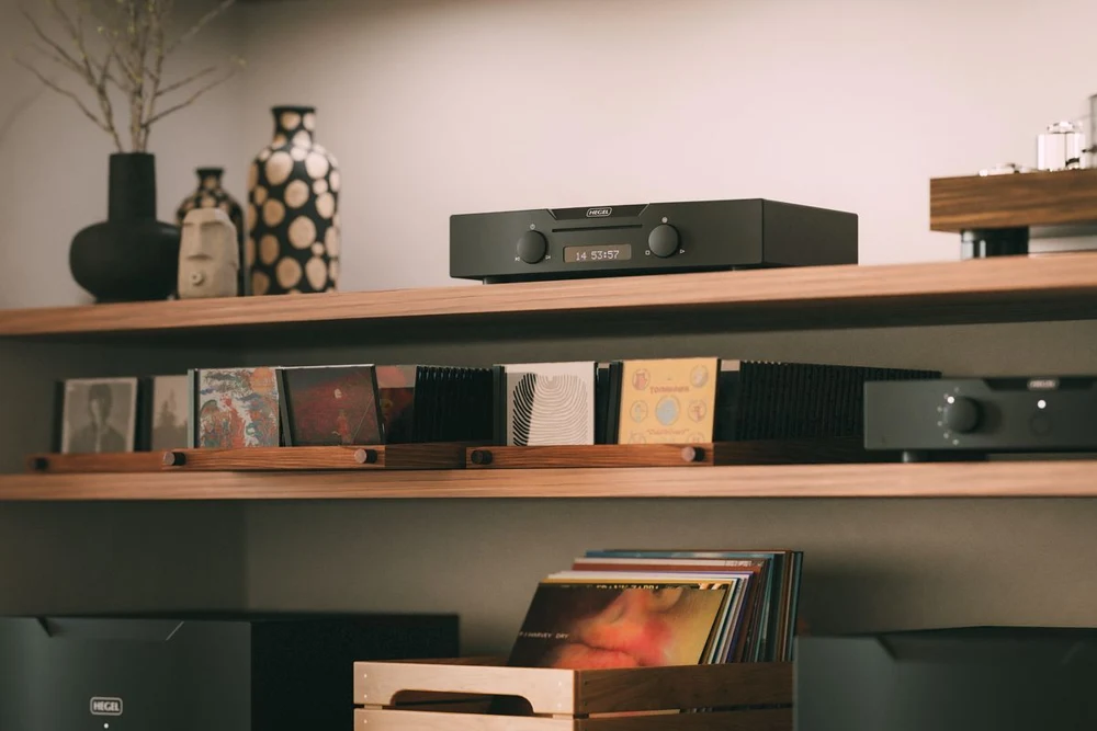 Hegel Viking CD player in a listening room