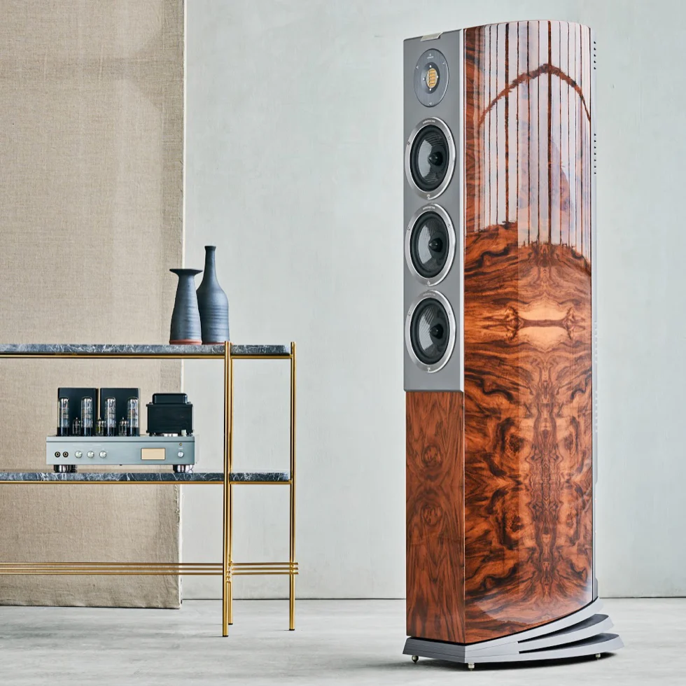 AUDIOVECTOR R8 ARRETÉ
